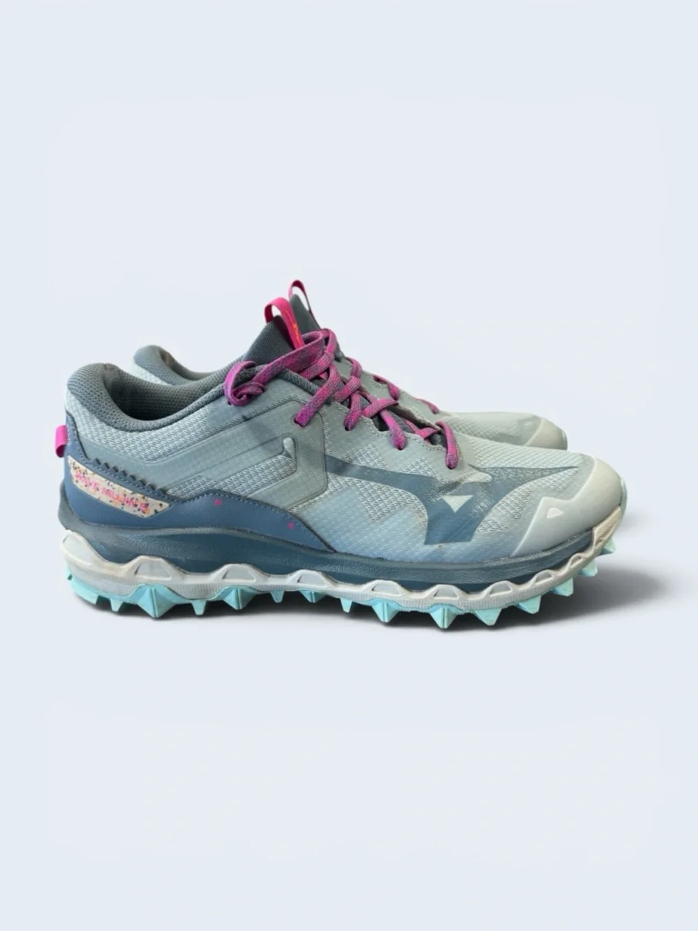 Mizuno Women's Wave Mujin 9 trail running shoes  Size 10